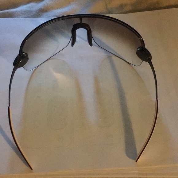 Gucci Glasses - Picture 2 of 8